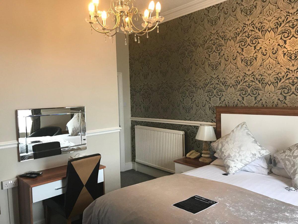Lauriston & Lawton Court Hotel 랜디드노 외부 사진
