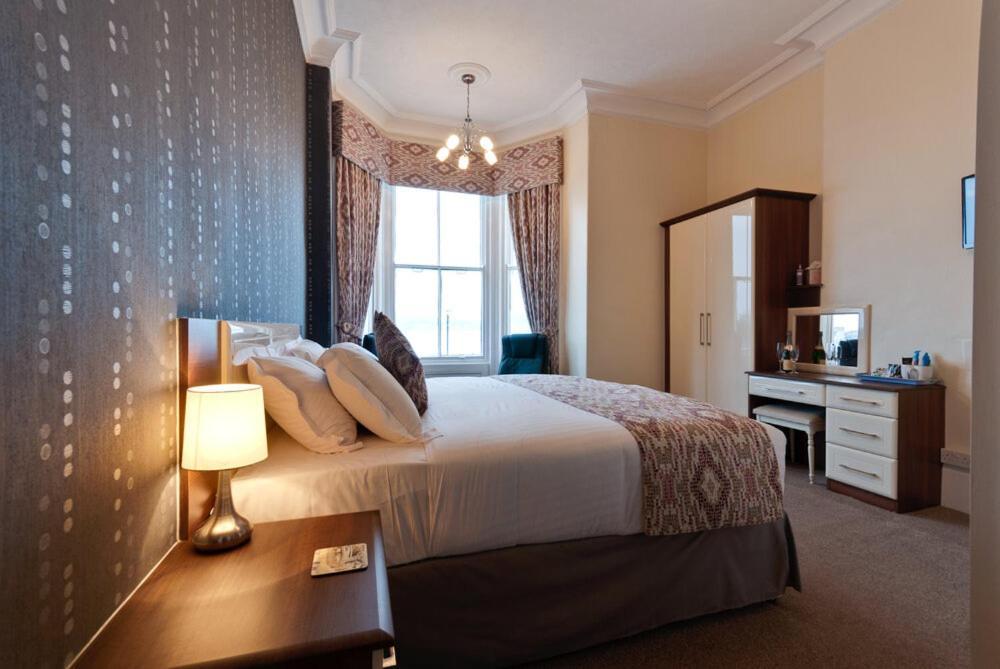 Lauriston & Lawton Court Hotel 랜디드노 외부 사진