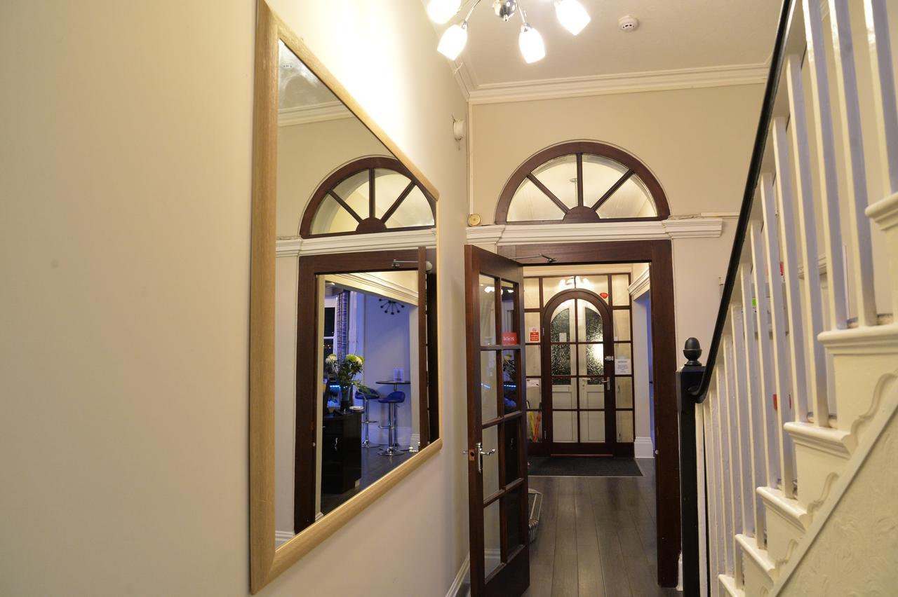 Lauriston & Lawton Court Hotel 랜디드노 외부 사진